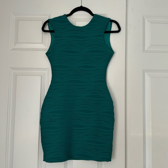 *AS SEEN ON SANTANA LOPEZ ON GLEE* Bec & Bridge Wisteria Reversible Dress Sz 6 - Picture 2 of 4